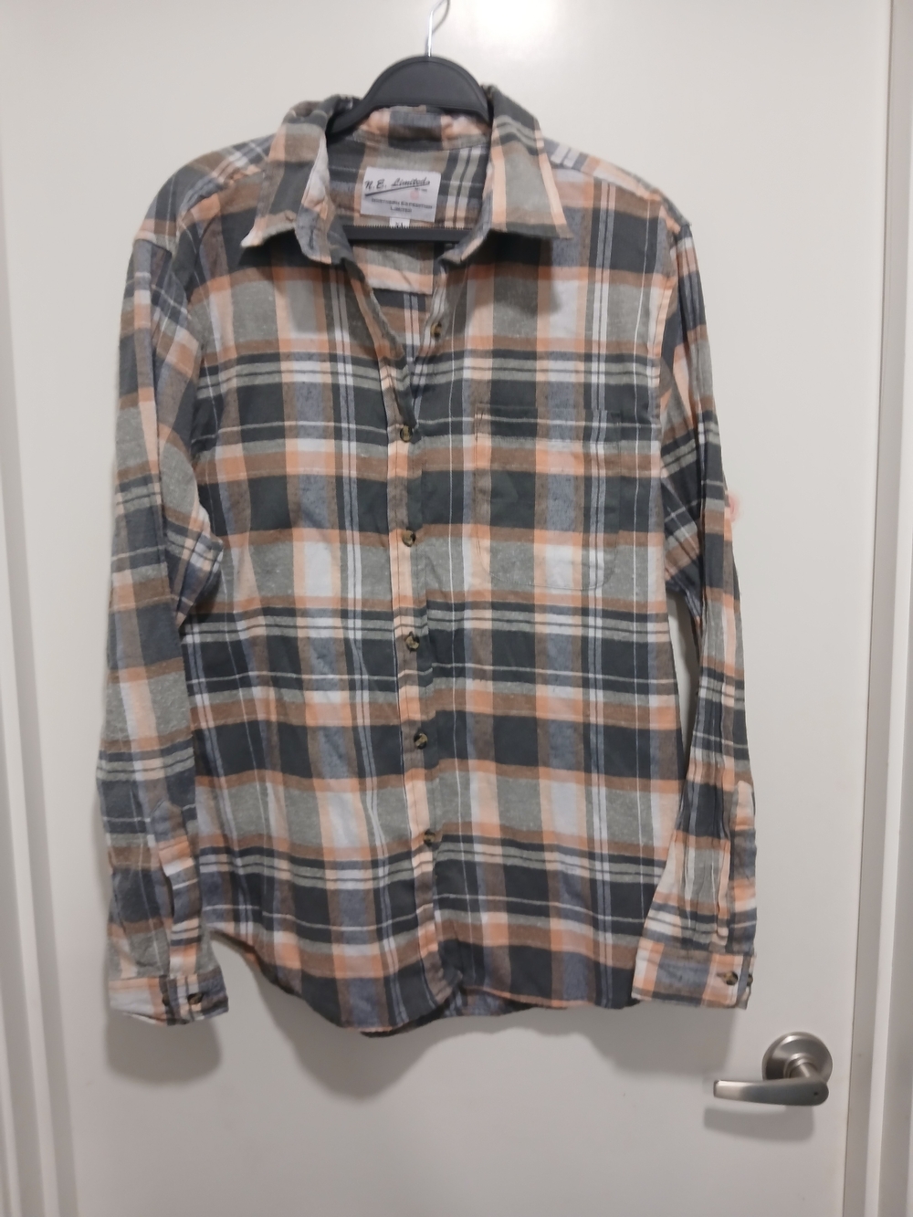 Plaid Button-Up Shirt in Gray and Pink